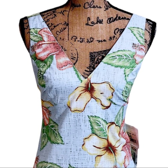 TOES ON THE NOSE🏄🏽‍♀️🏄🏽‍♀️Light blue, coral & yellow Hibiscus Sundress NWT SZ S - Picture 13 of 15